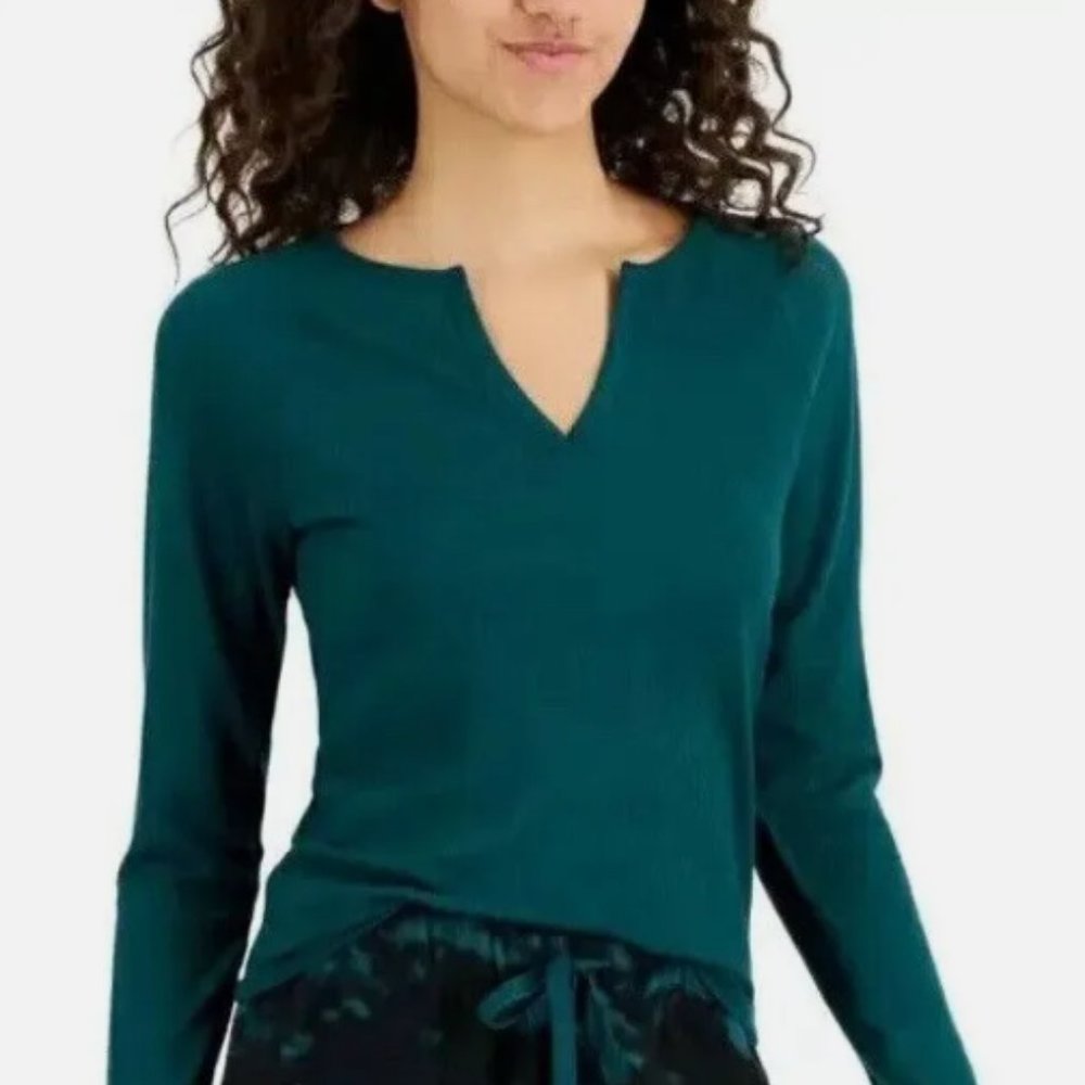 NWT Jenni Split Neck Ribbed Long Sleeve Knit Pajama Top June Bug
